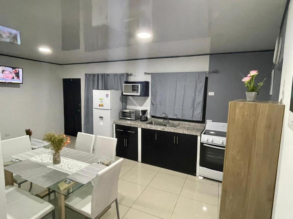 Apartamentos Cielo #1, Airport Juan Santamaría Alajuela Exterior foto