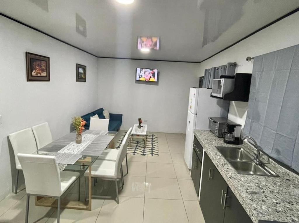 Apartamentos Cielo #1, Airport Juan Santamaría Alajuela Exterior foto
